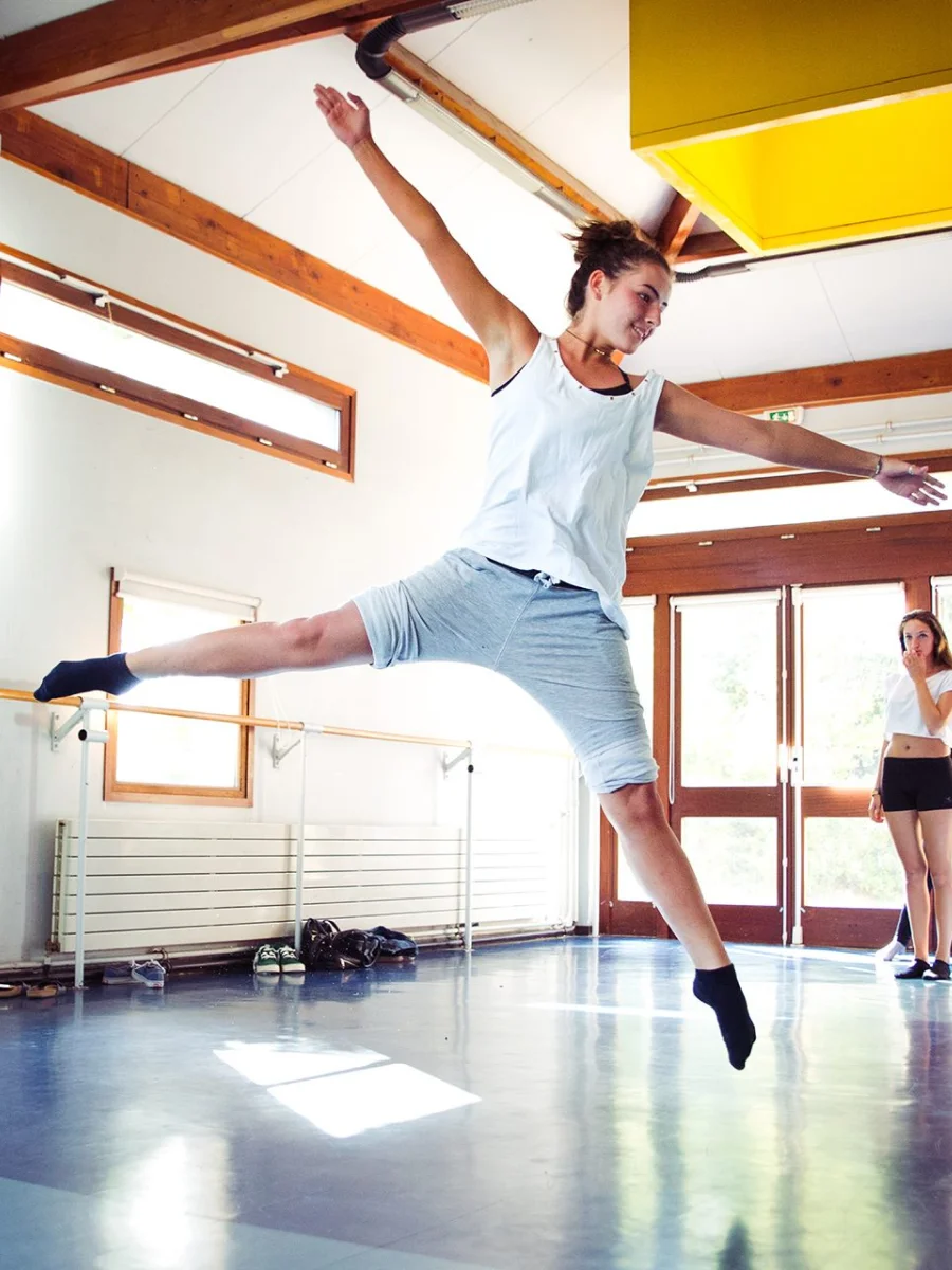 Dance And Co Ecole De Danse A Marseille 13012 Motcle Danses Academiques